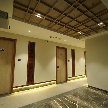 Hotel Laksh Rāipur Extérieur photo