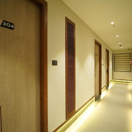 Hotel Laksh Rāipur Extérieur photo