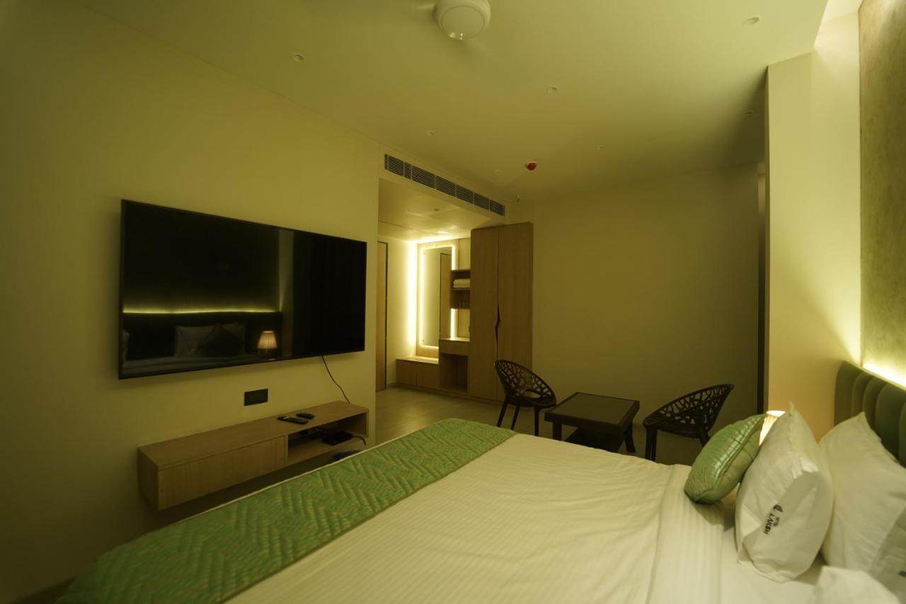Hotel Laksh Rāipur Extérieur photo