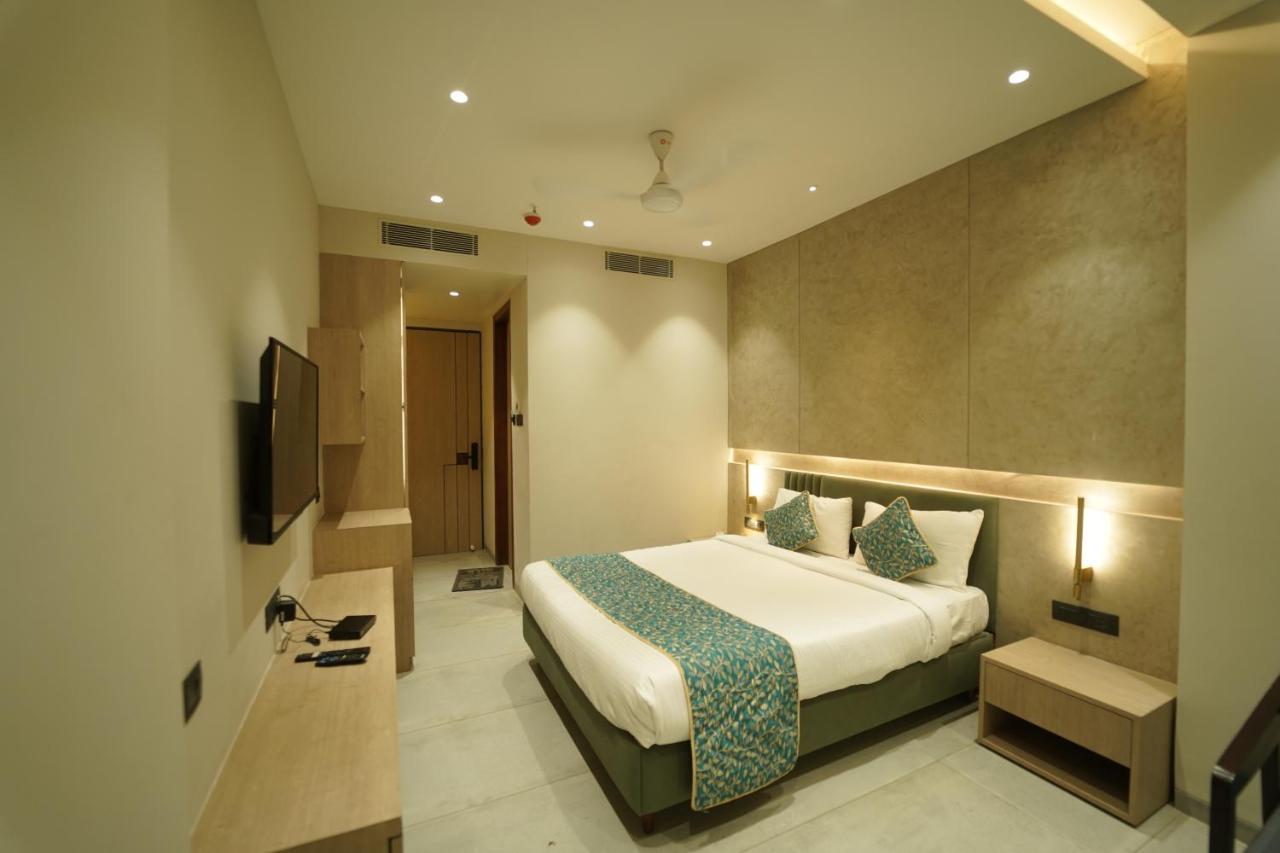 Hotel Laksh Rāipur Extérieur photo